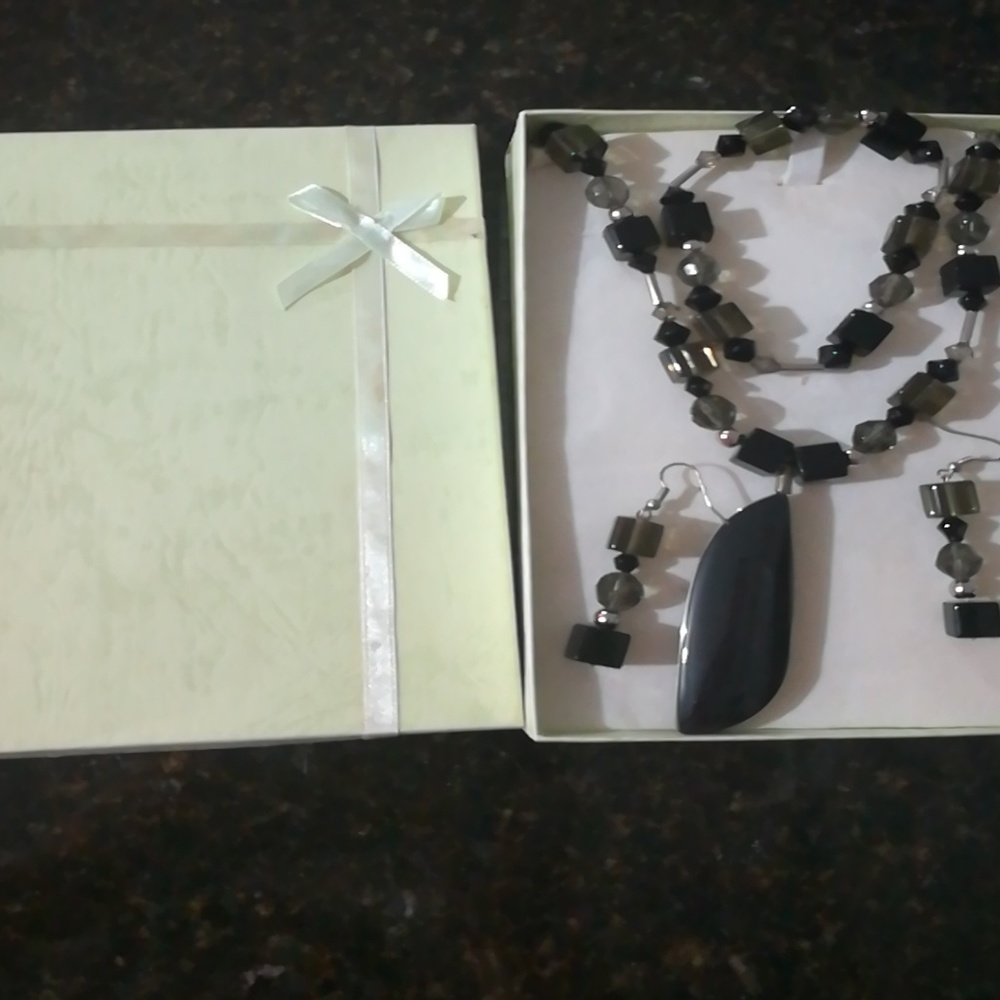 Handmade Semiprecious jewlery set - Picture 7 of 7